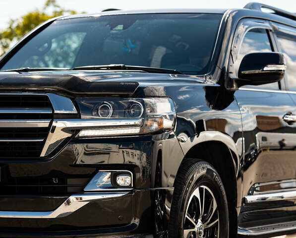 Чорний Тойота Ленд Крузер, об'ємом двигуна 4.46 л та пробігом 46 тис. км за 78000 $, фото 1 на Automoto.ua