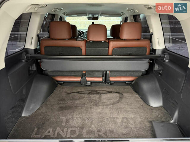 Черный Тойота Ленд Крузер, объемом двигателя 4.61 л и пробегом 67 тыс. км за 62800 $, фото 82 на Automoto.ua