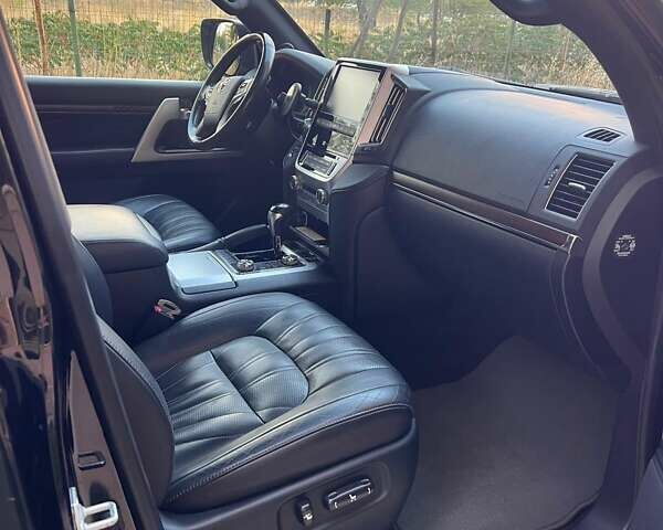 Черный Тойота Ленд Крузер, объемом двигателя 4.46 л и пробегом 120 тыс. км за 69900 $, фото 5 на Automoto.ua