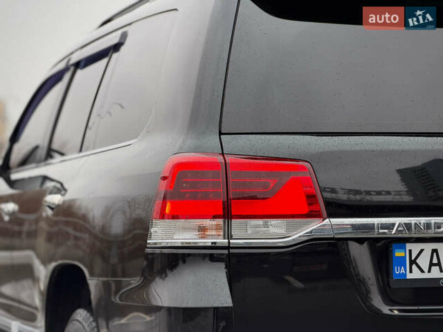 Черный Тойота Ленд Крузер, объемом двигателя 4.61 л и пробегом 67 тыс. км за 62800 $, фото 19 на Automoto.ua