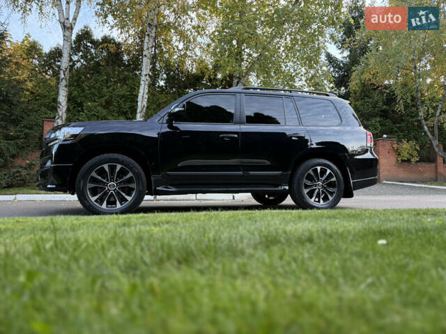Тойота Ленд Крузер 2020 у Києві на Automoto.ua Чорний Тойота Ленд Крузер, об'ємом двигуна 4.46 л та пробігом 75 тис. км за 67000 $, фото 7 на Automoto.ua