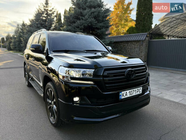Тойота Ленд Крузер 2020 у Києві на Automoto.ua Чорний Тойота Ленд Крузер, об'ємом двигуна 4.46 л та пробігом 75 тис. км за 67000 $, фото 19 на Automoto.ua