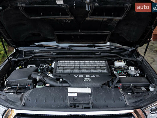 Чорний Тойота Ленд Крузер, об'ємом двигуна 4.5 л та пробігом 82 тис. км за 57900 $, фото 41 на Automoto.ua