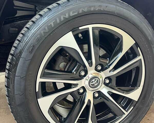 Черный Тойота Ленд Крузер, объемом двигателя 4.46 л и пробегом 120 тыс. км за 69900 $, фото 7 на Automoto.ua