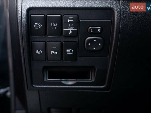 Чорний Тойота Ленд Крузер, об'ємом двигуна 4.5 л та пробігом 82 тис. км за 57900 $, фото 20 на Automoto.ua