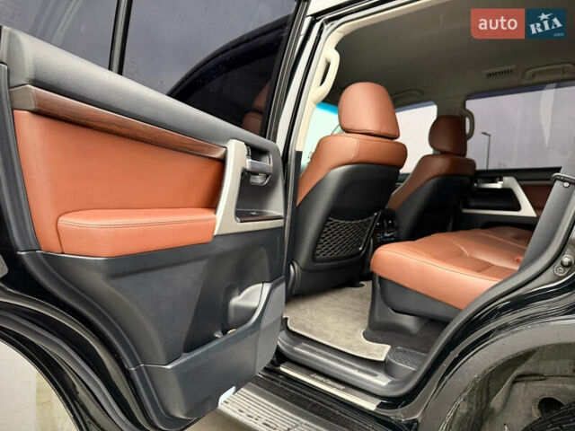 Черный Тойота Ленд Крузер, объемом двигателя 4.61 л и пробегом 67 тыс. км за 62800 $, фото 46 на Automoto.ua