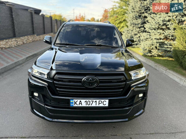Тойота Ленд Крузер 2020 у Києві на Automoto.ua Чорний Тойота Ленд Крузер, об'ємом двигуна 4.46 л та пробігом 75 тис. км за 67000 $, фото 24 на Automoto.ua