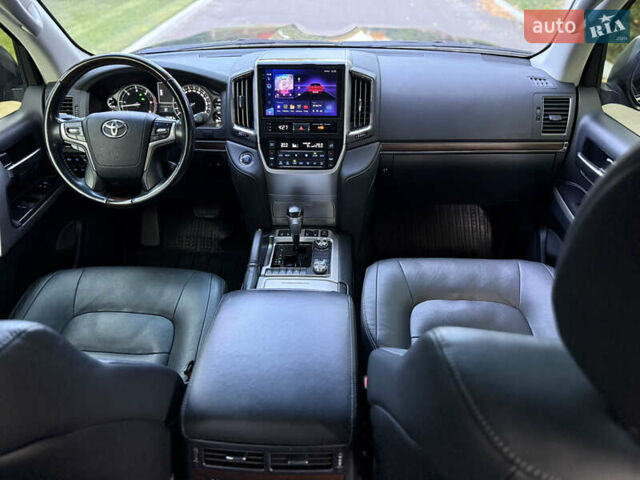 Тойота Ленд Крузер 2020 у Києві на Automoto.ua Чорний Тойота Ленд Крузер, об'ємом двигуна 4.46 л та пробігом 75 тис. км за 67000 $, фото 40 на Automoto.ua