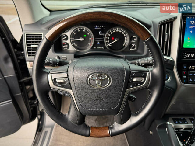 Черный Тойота Ленд Крузер, объемом двигателя 4.61 л и пробегом 67 тыс. км за 62800 $, фото 63 на Automoto.ua