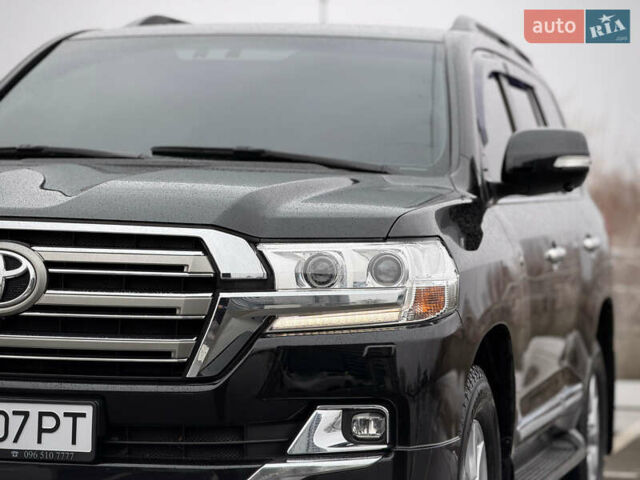 Черный Тойота Ленд Крузер, объемом двигателя 4.61 л и пробегом 67 тыс. км за 62800 $, фото 1 на Automoto.ua