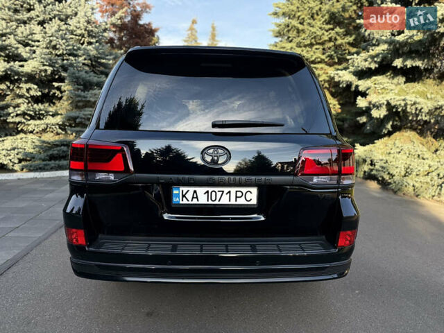 Тойота Ленд Крузер 2020 у Києві на Automoto.ua Чорний Тойота Ленд Крузер, об'ємом двигуна 4.46 л та пробігом 75 тис. км за 67000 $, фото 14 на Automoto.ua