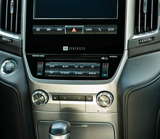 Чорний Тойота Ленд Крузер, об'ємом двигуна 4.46 л та пробігом 46 тис. км за 78000 $, фото 14 на Automoto.ua