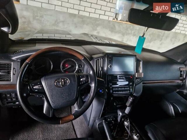 Черный Тойота Ленд Крузер, объемом двигателя 4.5 л и пробегом 188 тыс. км за 63500 $, фото 7 на Automoto.ua