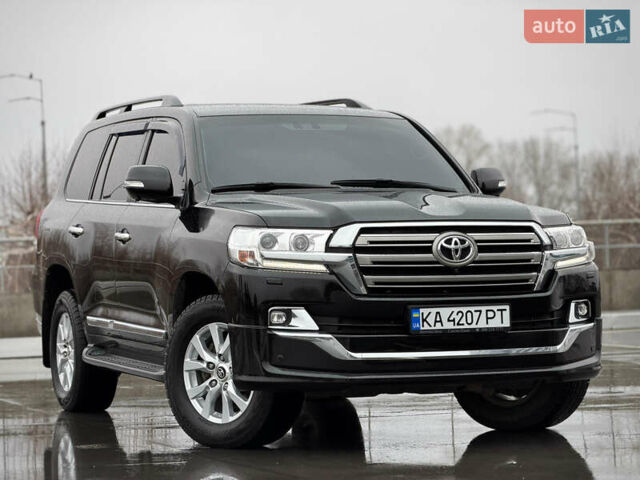 Черный Тойота Ленд Крузер, объемом двигателя 4.61 л и пробегом 67 тыс. км за 62800 $, фото 11 на Automoto.ua