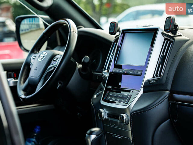 Чорний Тойота Ленд Крузер, об'ємом двигуна 4.46 л та пробігом 46 тис. км за 78000 $, фото 20 на Automoto.ua