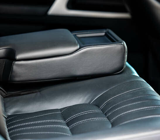 Чорний Тойота Ленд Крузер, об'ємом двигуна 4.46 л та пробігом 46 тис. км за 78000 $, фото 11 на Automoto.ua