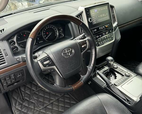 Чорний Тойота Ленд Крузер, об'ємом двигуна 4.61 л та пробігом 56 тис. км за 66000 $, фото 6 на Automoto.ua