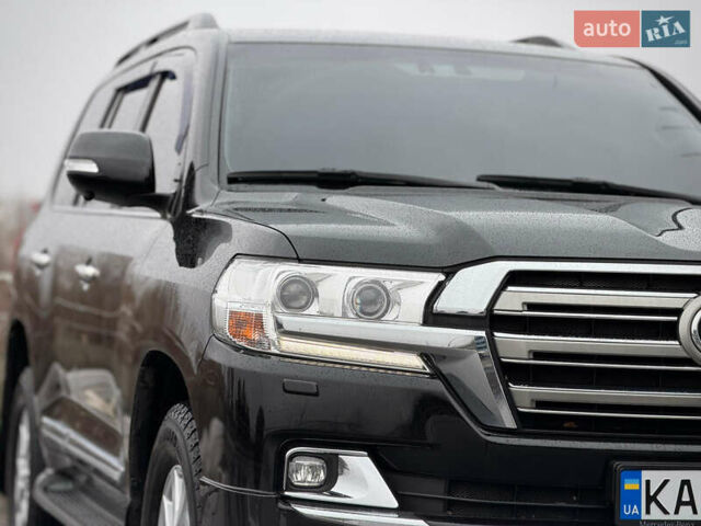 Черный Тойота Ленд Крузер, объемом двигателя 4.61 л и пробегом 67 тыс. км за 62800 $, фото 3 на Automoto.ua