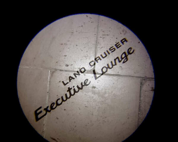 Черный Тойота Ленд Крузер, объемом двигателя 4.46 л и пробегом 58 тыс. км за 73000 $, фото 35 на Automoto.ua