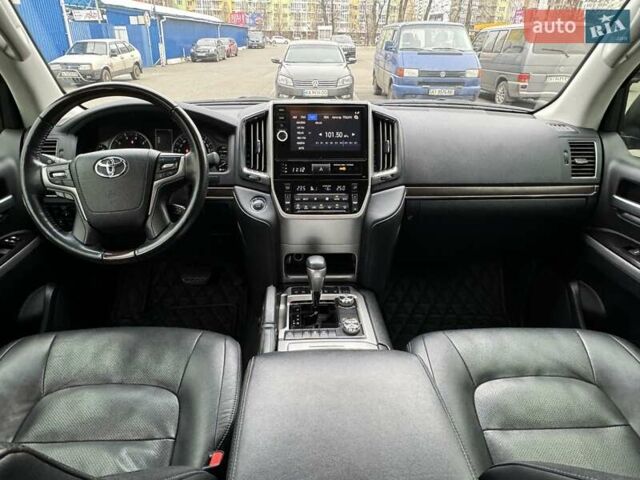Чорний Тойота Ленд Крузер, об'ємом двигуна 4.61 л та пробігом 56 тис. км за 66000 $, фото 7 на Automoto.ua