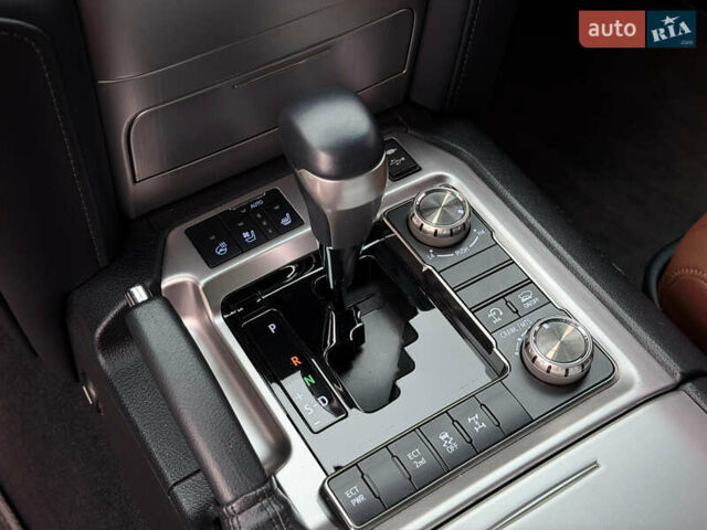 Черный Тойота Ленд Крузер, объемом двигателя 4.61 л и пробегом 67 тыс. км за 62800 $, фото 70 на Automoto.ua