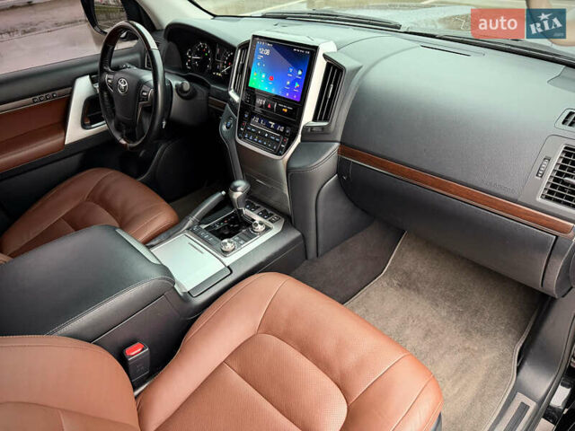 Черный Тойота Ленд Крузер, объемом двигателя 4.61 л и пробегом 67 тыс. км за 62800 $, фото 55 на Automoto.ua