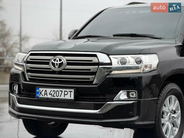 Черный Тойота Ленд Крузер, объемом двигателя 4.61 л и пробегом 67 тыс. км за 62800 $, фото 2 на Automoto.ua