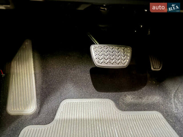 Черный Тойота Ленд Крузер, объемом двигателя 4.46 л и пробегом 58 тыс. км за 73000 $, фото 25 на Automoto.ua