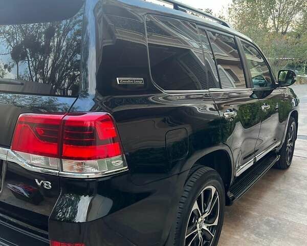 Черный Тойота Ленд Крузер, объемом двигателя 4.46 л и пробегом 120 тыс. км за 69900 $, фото 2 на Automoto.ua