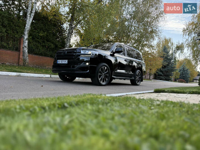 Тойота Ленд Крузер 2020 у Києві на Automoto.ua Чорний Тойота Ленд Крузер, об'ємом двигуна 4.46 л та пробігом 75 тис. км за 67000 $, фото 10 на Automoto.ua