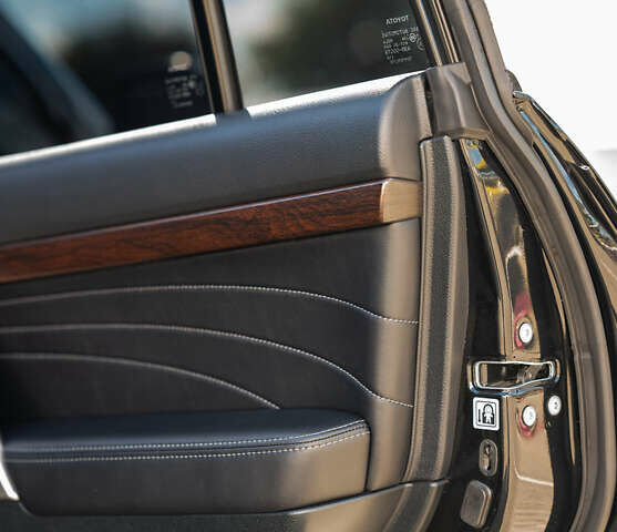 Чорний Тойота Ленд Крузер, об'ємом двигуна 4.46 л та пробігом 46 тис. км за 78000 $, фото 12 на Automoto.ua