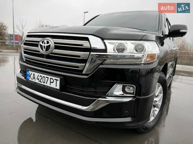 Черный Тойота Ленд Крузер, объемом двигателя 4.61 л и пробегом 67 тыс. км за 62800 $, фото 14 на Automoto.ua