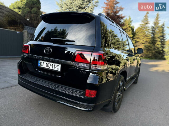 Тойота Ленд Крузер 2020 у Києві на Automoto.ua Чорний Тойота Ленд Крузер, об'ємом двигуна 4.46 л та пробігом 75 тис. км за 67000 $, фото 15 на Automoto.ua