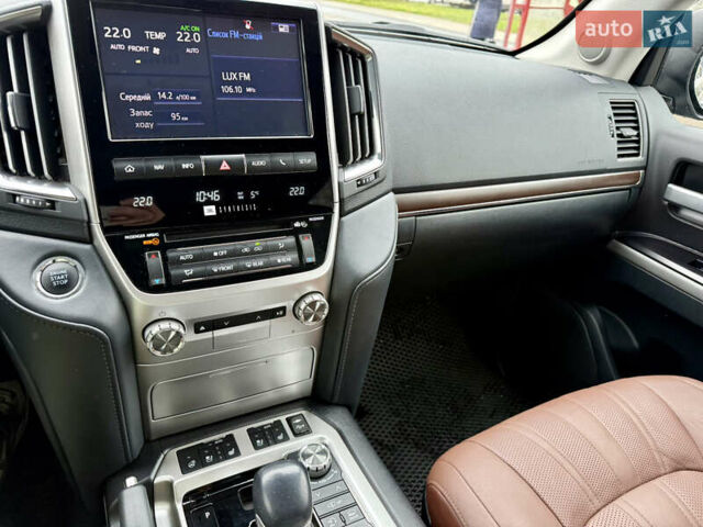 Черный Тойота Ленд Крузер, объемом двигателя 4.46 л и пробегом 58 тыс. км за 73000 $, фото 23 на Automoto.ua