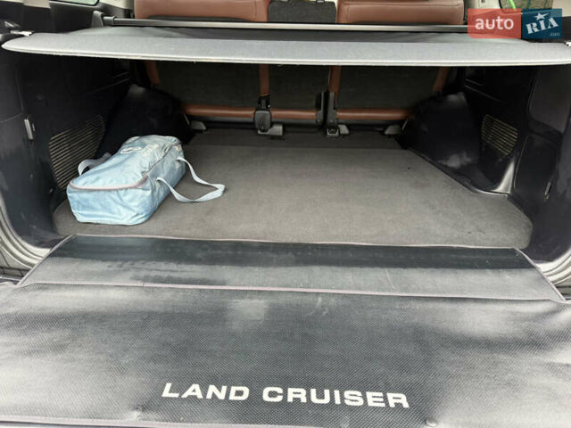 Черный Тойота Ленд Крузер, объемом двигателя 4.46 л и пробегом 58 тыс. км за 73000 $, фото 16 на Automoto.ua