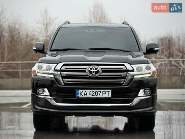 Черный Тойота Ленд Крузер, объемом двигателя 4.61 л и пробегом 67 тыс. км за 62800 $, фото 5 на Automoto.ua
