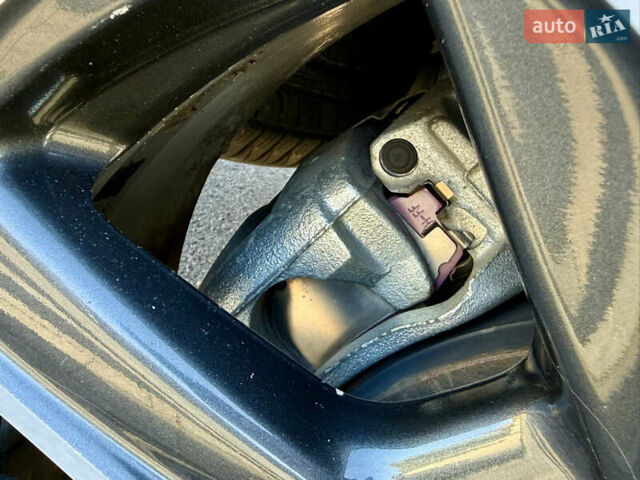 Черный Тойота Ленд Крузер, объемом двигателя 4.46 л и пробегом 58 тыс. км за 73000 $, фото 28 на Automoto.ua