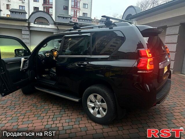 Черный Тойота Ленд Крузер, объемом двигателя 4 л и пробегом 0 тыс. км за 51000 $, фото 2 на Automoto.ua