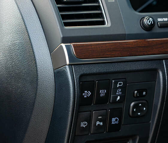 Чорний Тойота Ленд Крузер, об'ємом двигуна 4.46 л та пробігом 46 тис. км за 78000 $, фото 25 на Automoto.ua