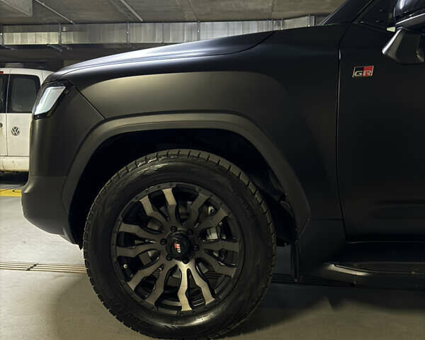 Черный Тойота Ленд Крузер, объемом двигателя 3.5 л и пробегом 57 тыс. км за 75000 $, фото 3 на Automoto.ua