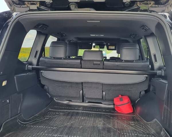 Черный Тойота Ленд Крузер, объемом двигателя 3.35 л и пробегом 120 тыс. км за 81000 $, фото 12 на Automoto.ua