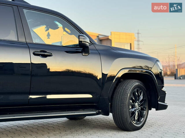 Черный Тойота Ленд Крузер, объемом двигателя 3.45 л и пробегом 79 тыс. км за 78888 $, фото 7 на Automoto.ua