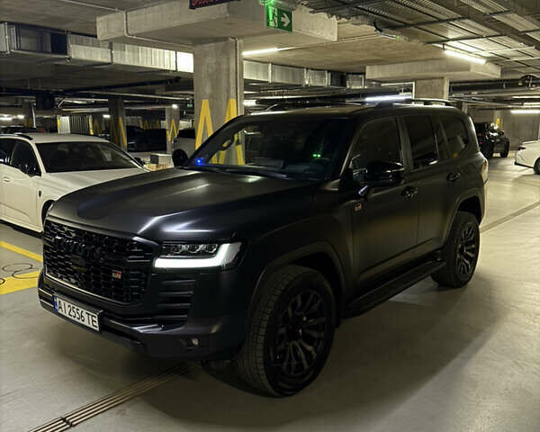 Черный Тойота Ленд Крузер, объемом двигателя 3.5 л и пробегом 57 тыс. км за 75000 $, фото 1 на Automoto.ua