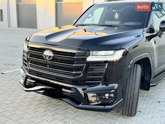 Черный Тойота Ленд Крузер, объемом двигателя 3.45 л и пробегом 79 тыс. км за 78888 $, фото 2 на Automoto.ua