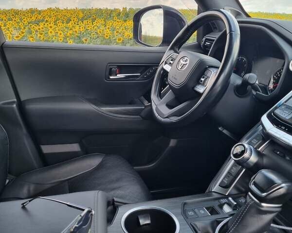 Черный Тойота Ленд Крузер, объемом двигателя 3.35 л и пробегом 120 тыс. км за 81000 $, фото 18 на Automoto.ua