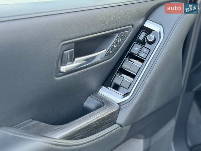 Черный Тойота Ленд Крузер, объемом двигателя 3.45 л и пробегом 79 тыс. км за 78888 $, фото 18 на Automoto.ua