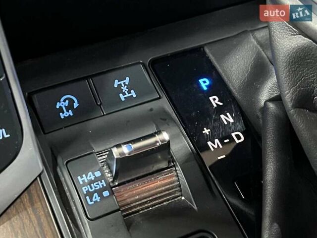 Черный Тойота Ленд Крузер, объемом двигателя 3.3 л и пробегом 202 тыс. км за 73000 $, фото 19 на Automoto.ua