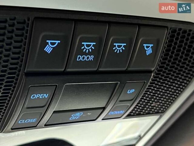 Черный Тойота Ленд Крузер, объемом двигателя 3.3 л и пробегом 202 тыс. км за 73000 $, фото 34 на Automoto.ua