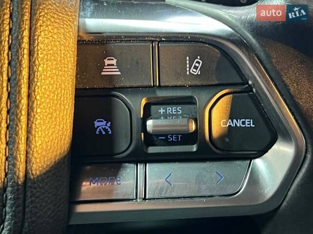 Черный Тойота Ленд Крузер, объемом двигателя 3.3 л и пробегом 202 тыс. км за 73000 $, фото 40 на Automoto.ua