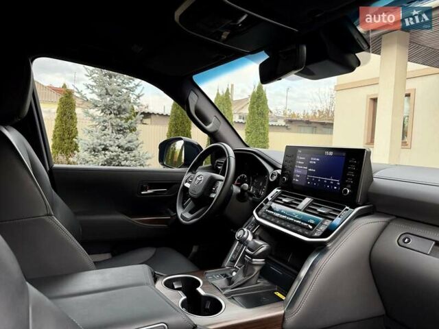 Черный Тойота Ленд Крузер, объемом двигателя 3.3 л и пробегом 60 тыс. км за 74999 $, фото 15 на Automoto.ua